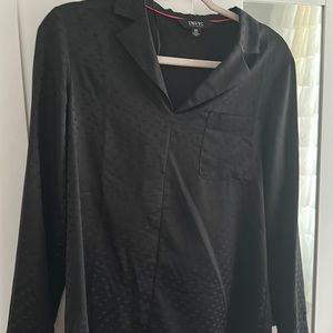 NWOT IMNYC ISAAC MIZRAHI black collared satin-like blouse with polka dots